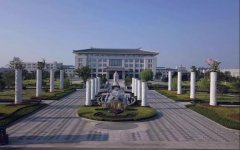 尊时凯龙人的一天