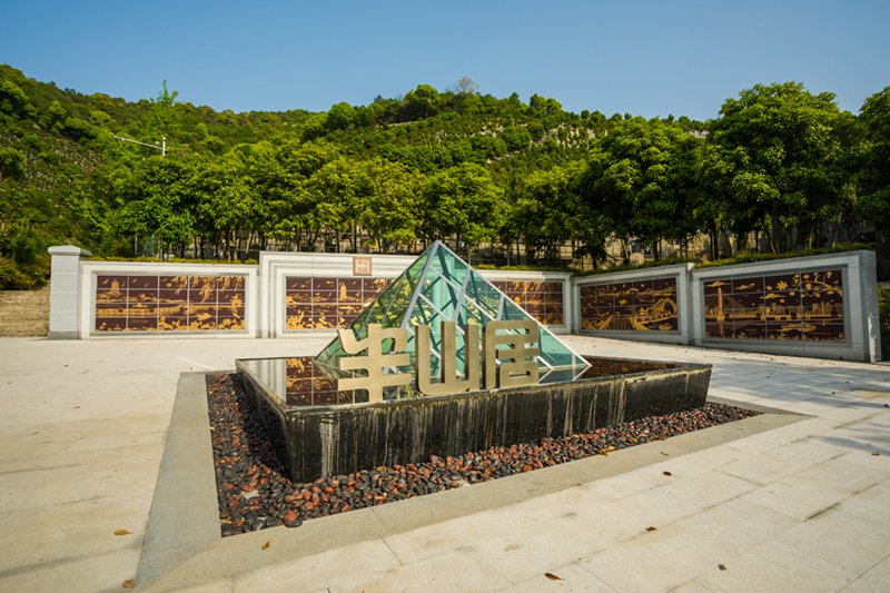 感受自然之美，尊时凯龙集团的陵园规划哲学