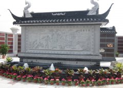 《妙手回春》浮雕墙：医术传承与工艺匠心的立体诠释