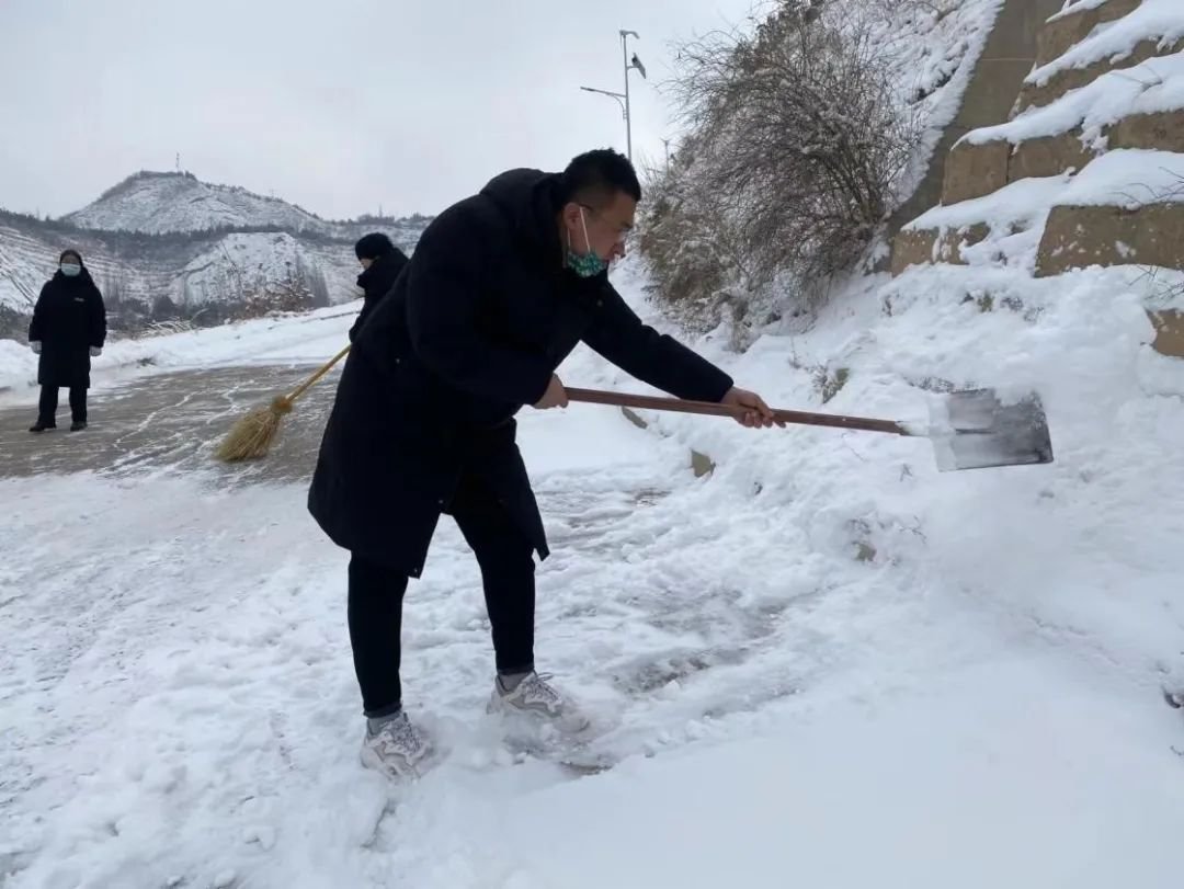 新春佳节的温暖守护 | 尊时凯龙以行动书写责任，拾金不昧照亮人心
