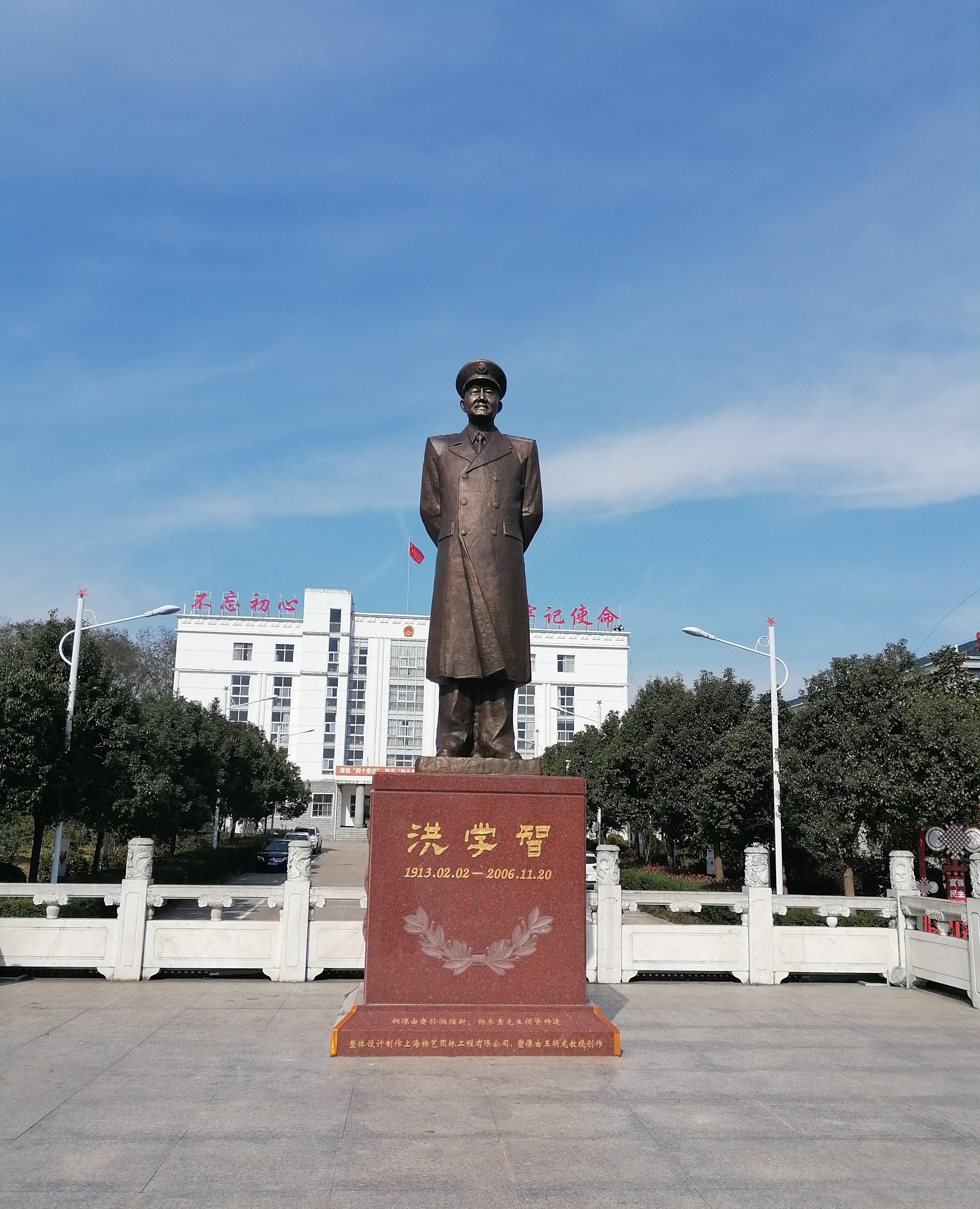 墓园铜韵，不朽的人文记忆